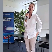 Dr. Alice Weidel bei der AfD Konstanz im engen Kontakt mit der Parteibasis